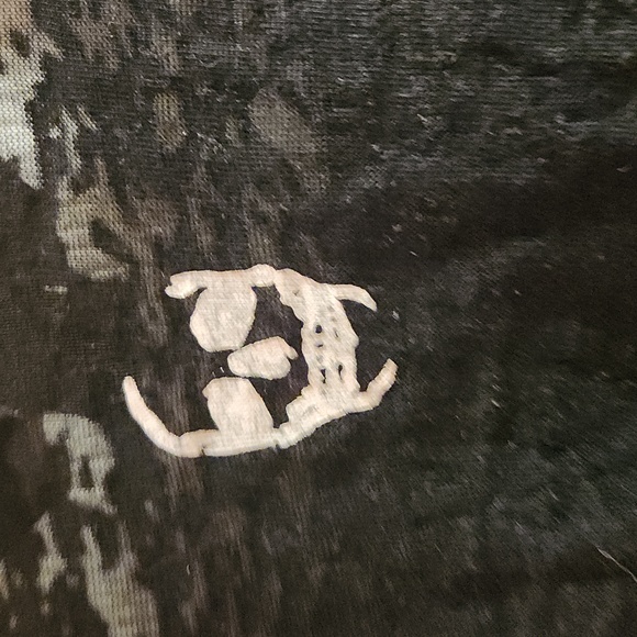 Rock & Republic burn out shirt accented sleeves wings with studs design. MED - Picture 7 of 7